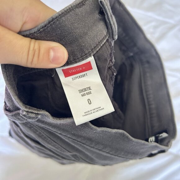 Express Womens 0 Black Denim Shortie Mid Rise Cuffed Shorts Supersoft Stretch - Picture 3 of 6